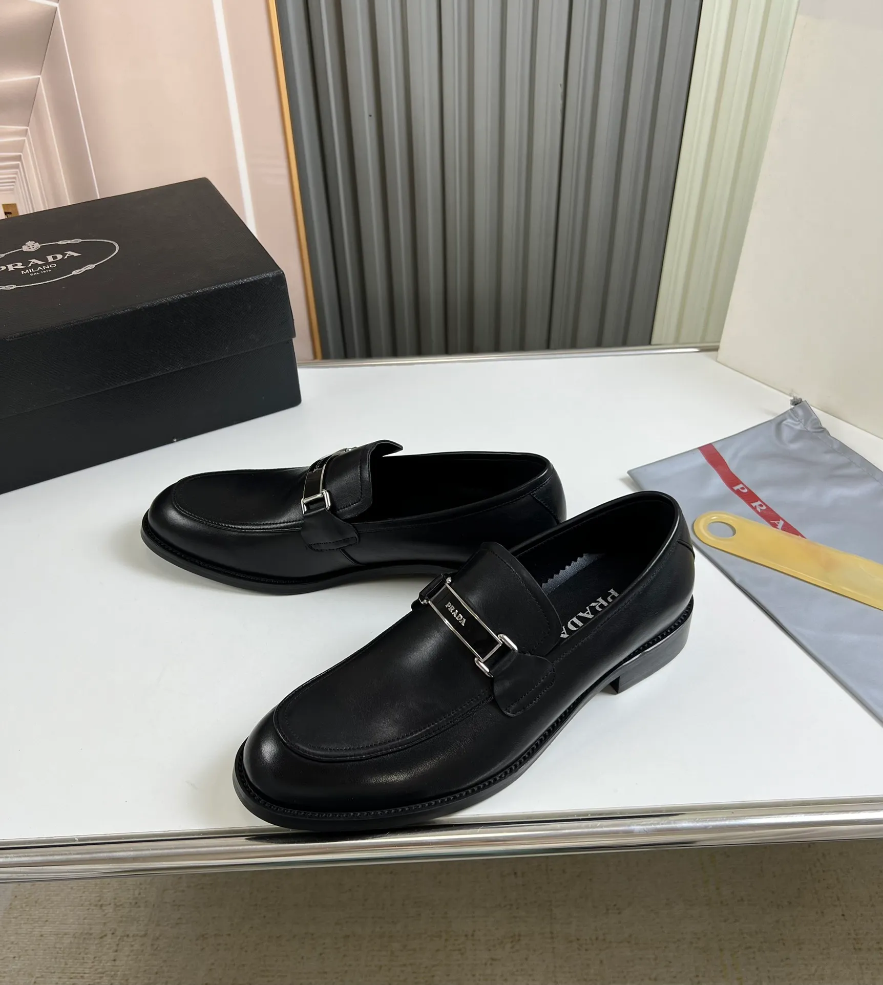 Men's shoes 💰520💰 Prada.PRADA men's business casual leather shoes, 1:1 shipment ⬆️Luxurious and noble 👞All imported original brand leather materials, just to create a more comfortable wearing experience, upper: original cowhide ➕Imported full cow lining, original outsole ✔️36-45 (45 non-returnable)